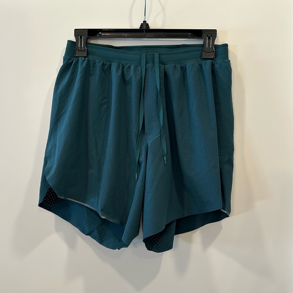 Lululemon - Fast and Free Shorts 6” *lined